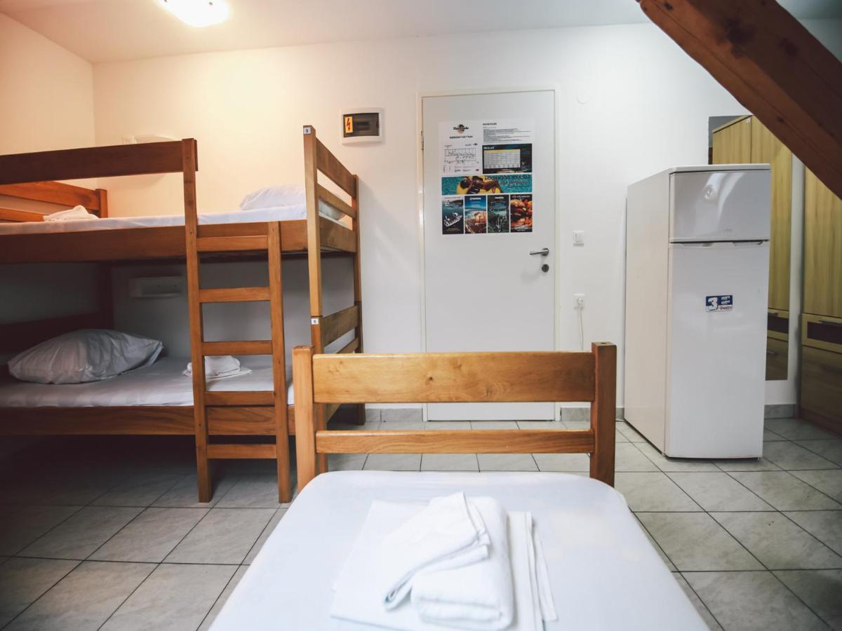 Moon Rocks Hostel Novalja Eksteriør bilde