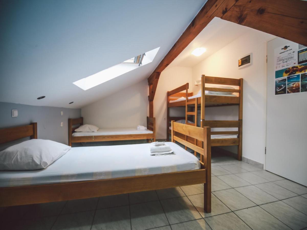 Moon Rocks Hostel Novalja Eksteriør bilde
