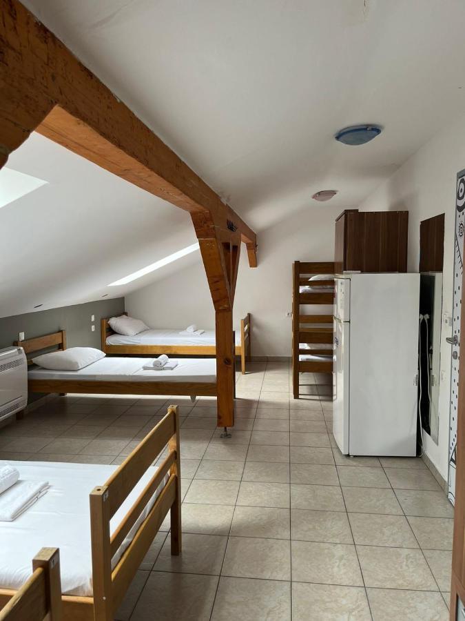 Moon Rocks Hostel Novalja Eksteriør bilde