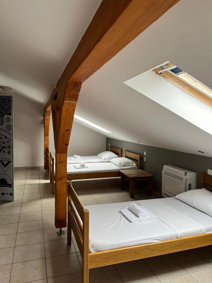 Moon Rocks Hostel Novalja Eksteriør bilde