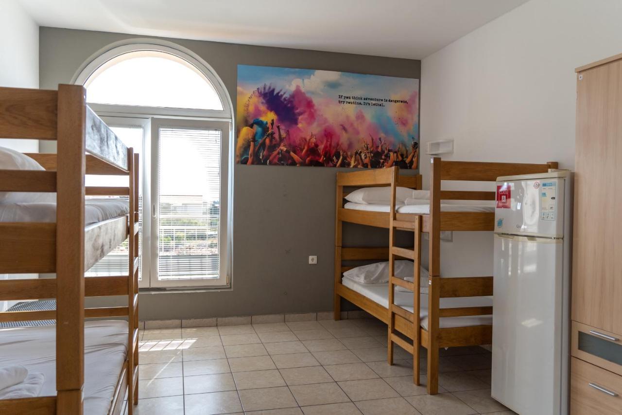 Moon Rocks Hostel Novalja Eksteriør bilde