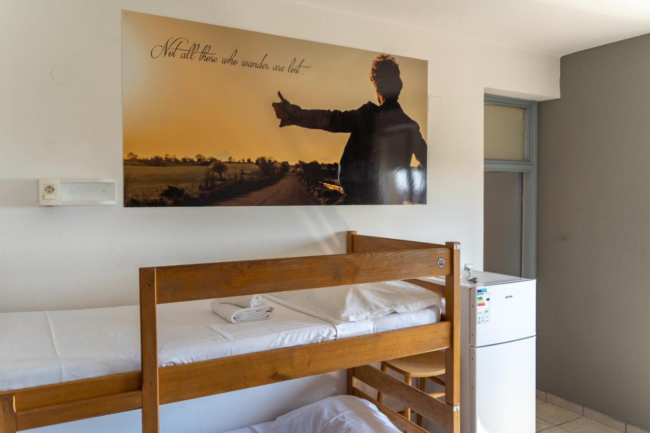 Moon Rocks Hostel Novalja Eksteriør bilde
