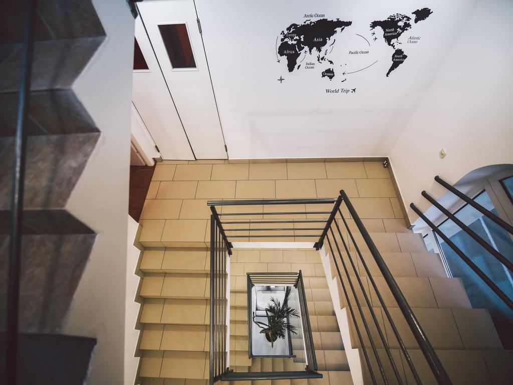 Moon Rocks Hostel Novalja Eksteriør bilde